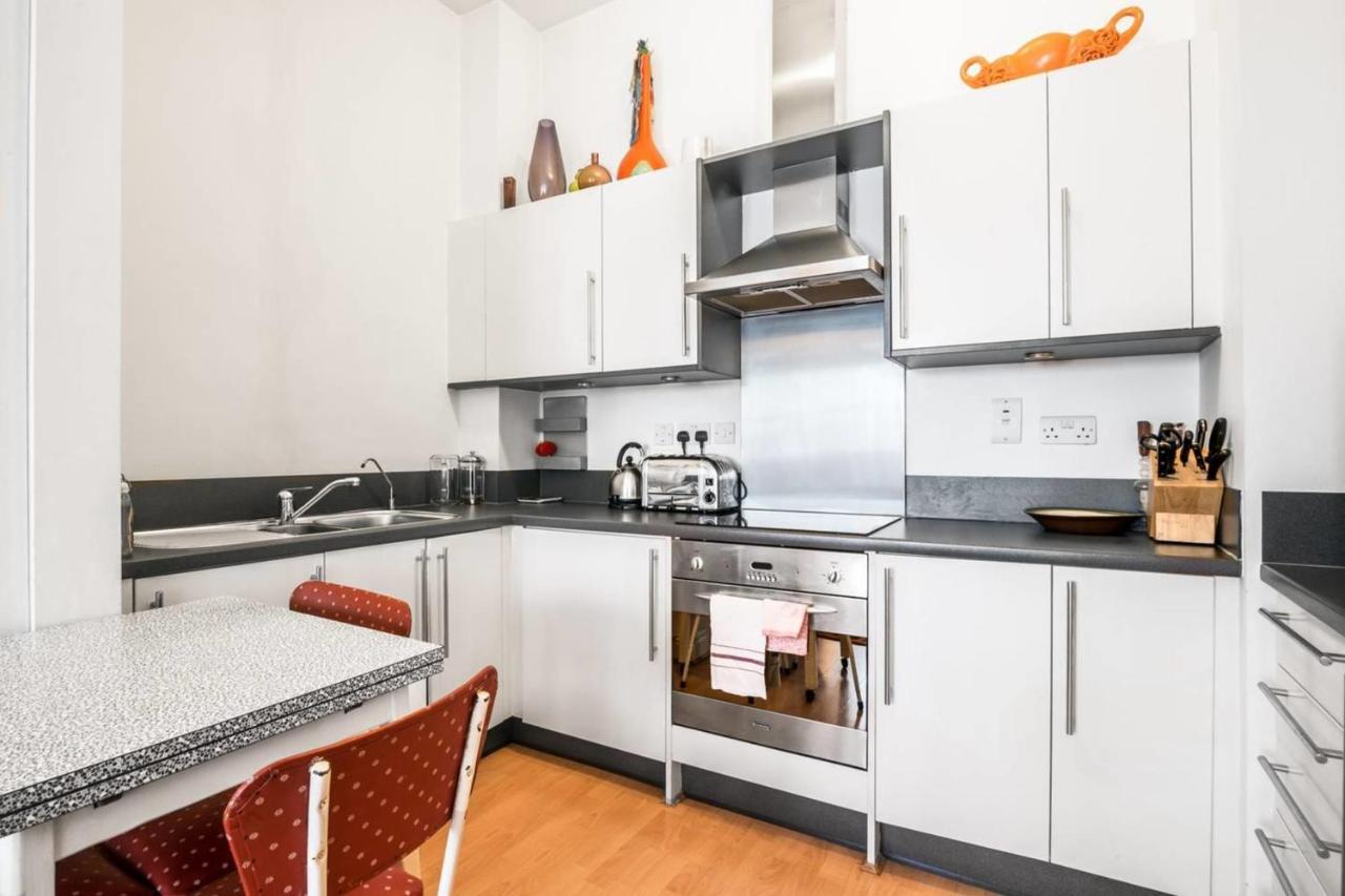 لندن Guestready - Bright 1Br Home Near Arsenal Stadium Wbalcony المظهر الخارجي الصورة