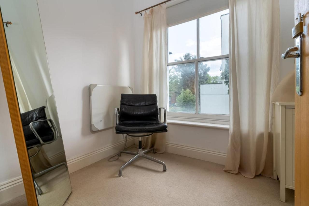 لندن Guestready - Bright 1Br Home Near Arsenal Stadium Wbalcony المظهر الخارجي الصورة